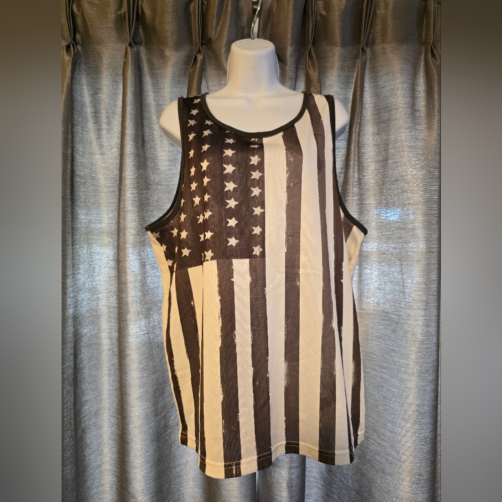 Urban Pipeline Black and White Star Tank Top